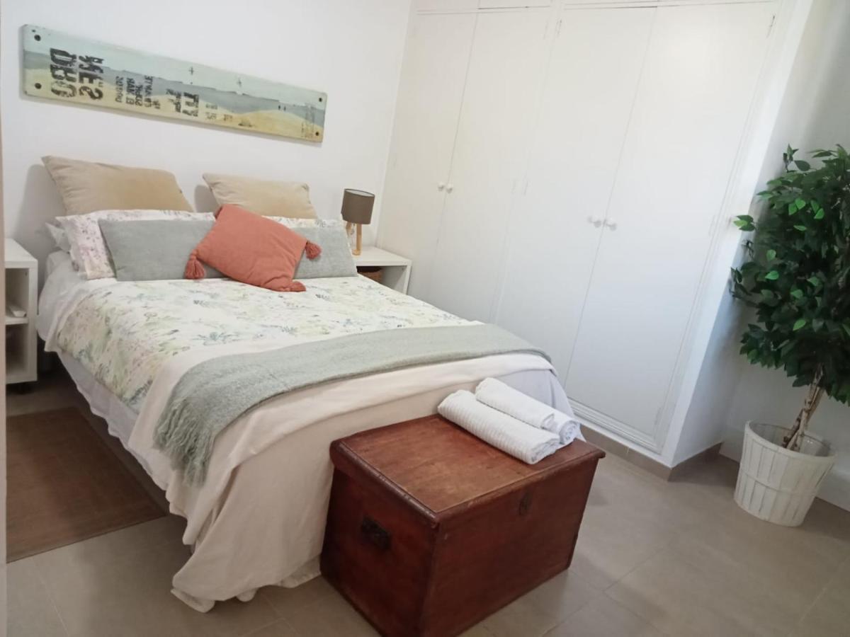 Dormir Entre Limones, Casa De Invitados En Vivienda Familiar Dos Hermanas Esterno foto