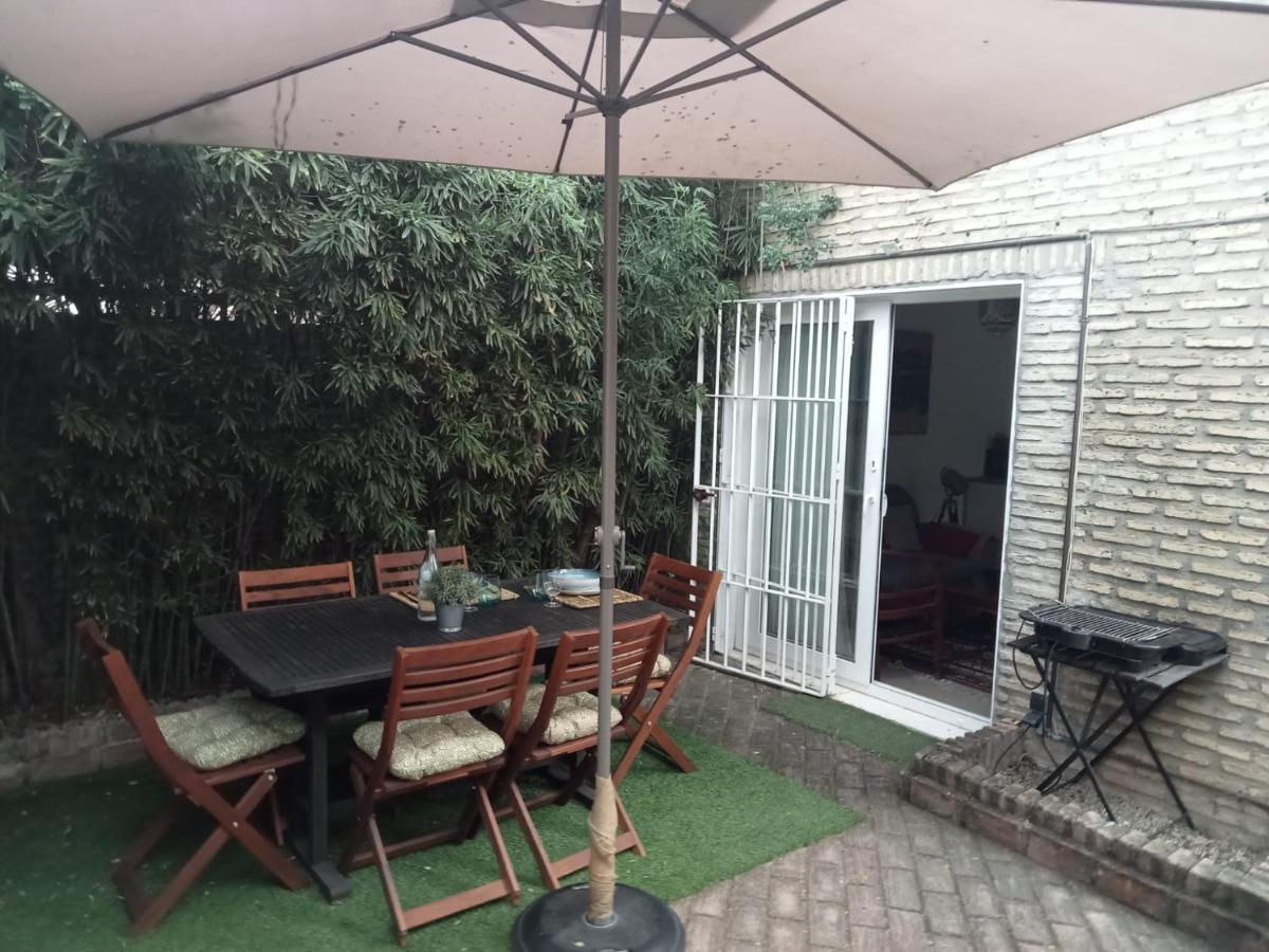 Dormir Entre Limones, Casa De Invitados En Vivienda Familiar Dos Hermanas Esterno foto
